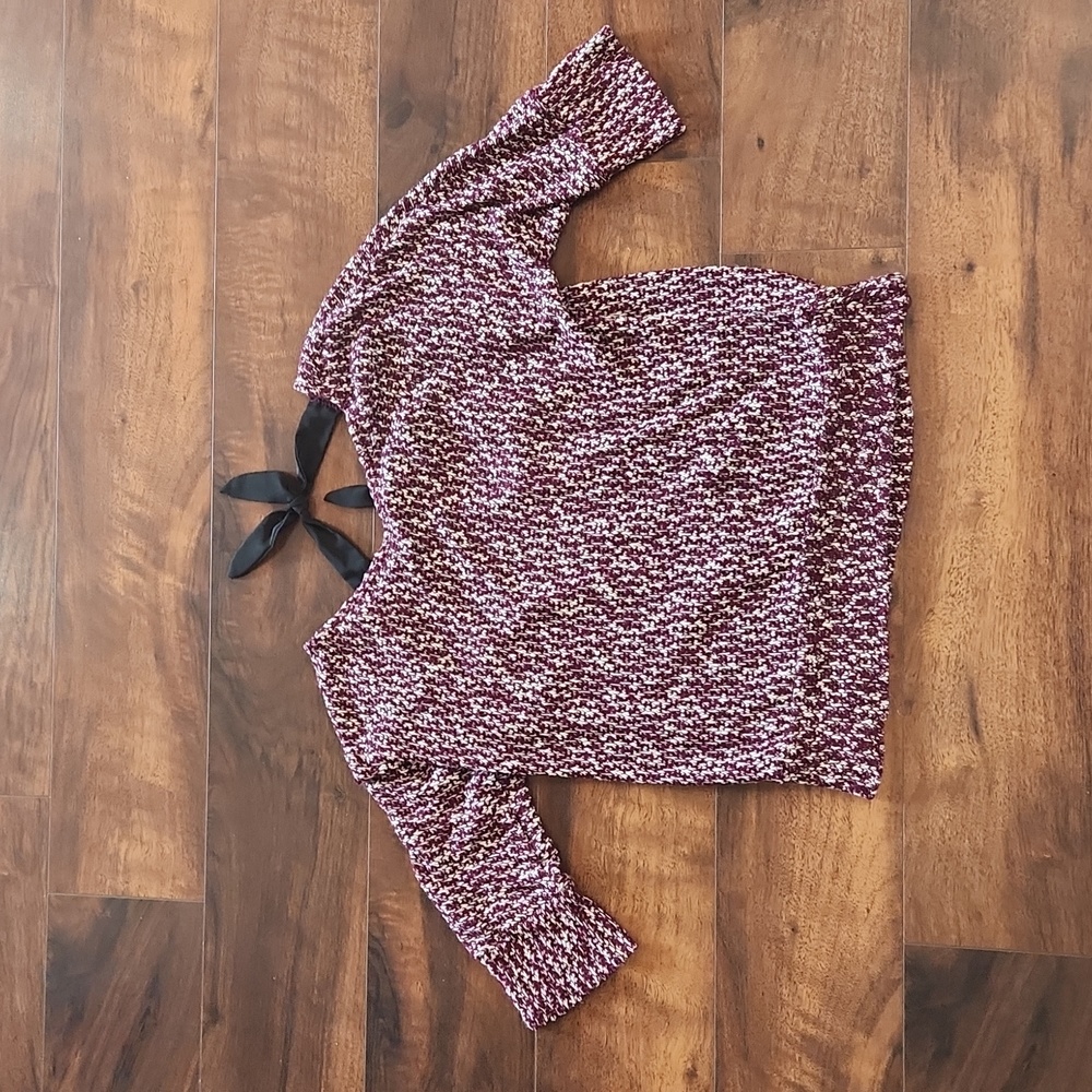 A. Byer Maroon and white top Size L